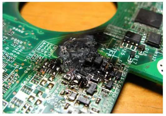 激光錫焊過(guò)程不可控?zé)龤У碾娐钒鍒D示 激光錫焊過(guò)程不可控?zé)龤У碾娐钒鍒D示